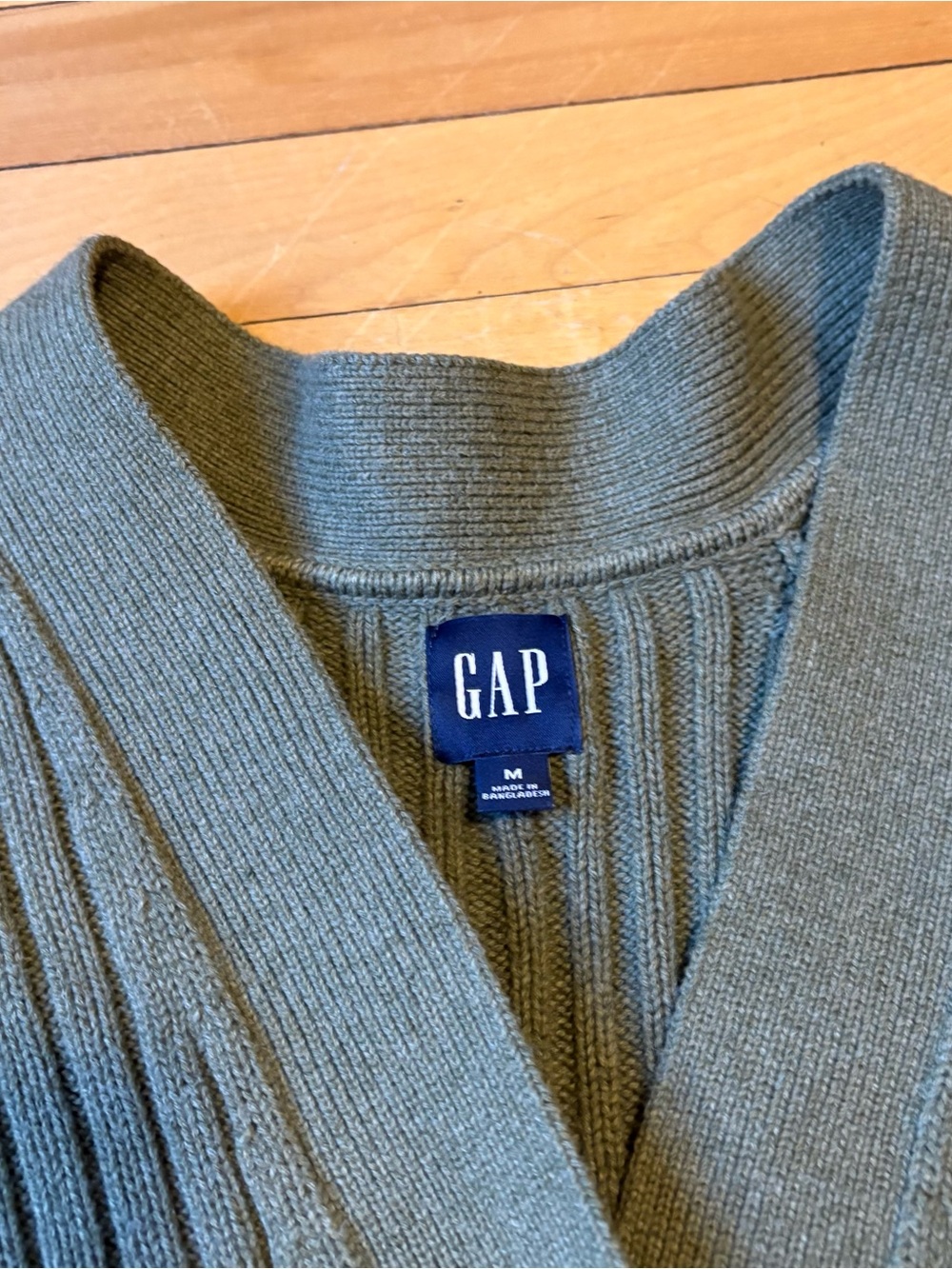 GAP Olive Ribbed Button-Front Women's Cardigan - Picture 2 of 2